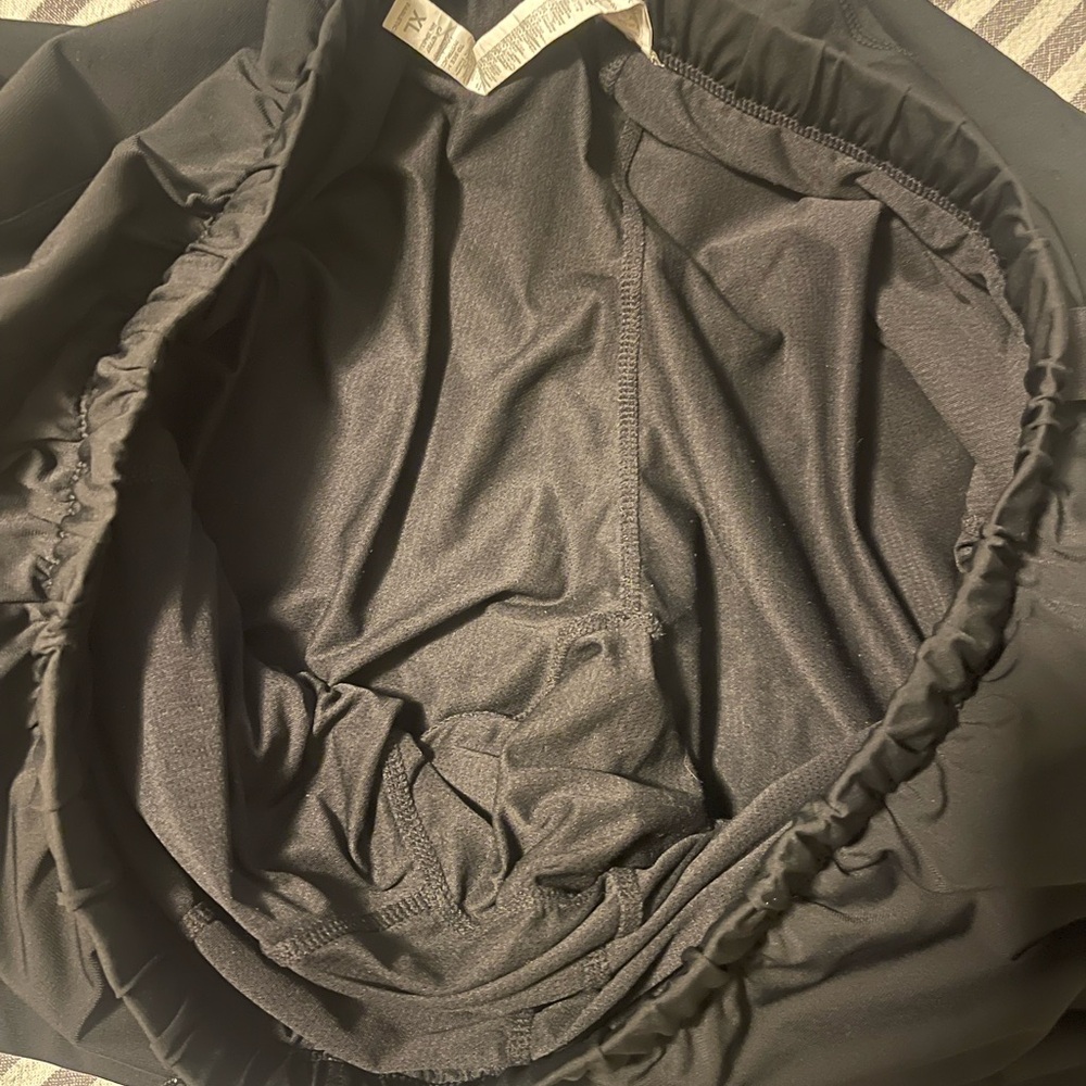 Fabletics short bundle - Picture 8 of 17